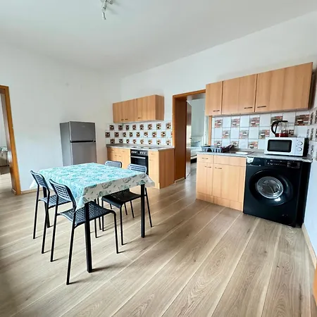 Sonnenblume Monteurwohnung 3-zimmer * Duisburg